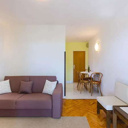 One-bedroom In 7 * Crikvenica