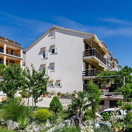 One-bedroom In 7 شقة تْسْغيكفانِتْسا