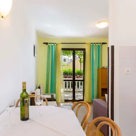 One-bedroom In 7 شقة